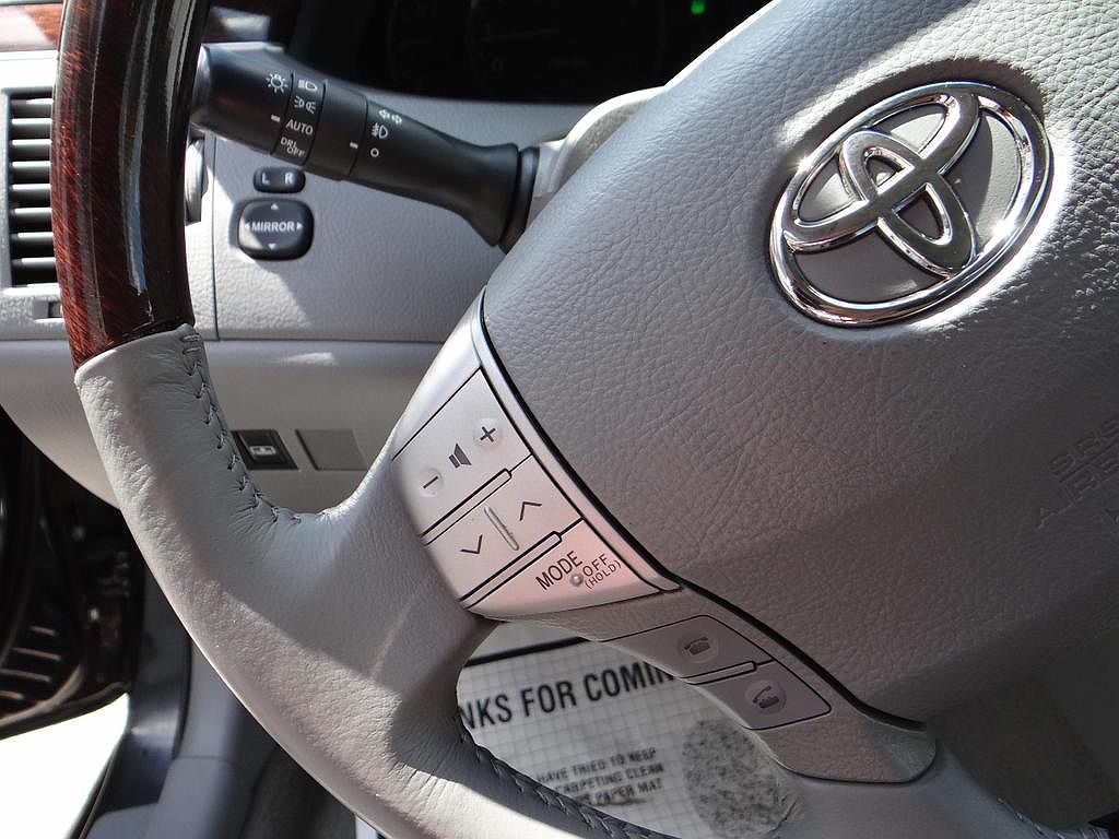 2009 Toyota Avalon Limited Edition image 15