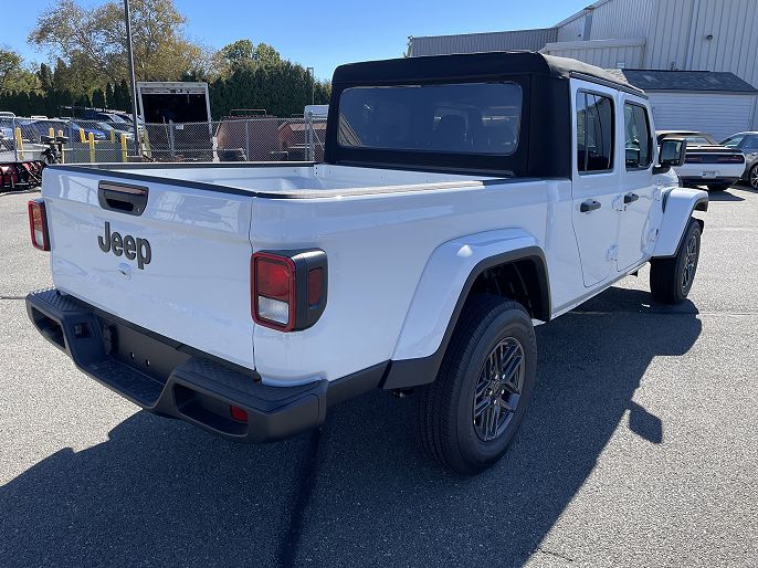 2025 Jeep Gladiator