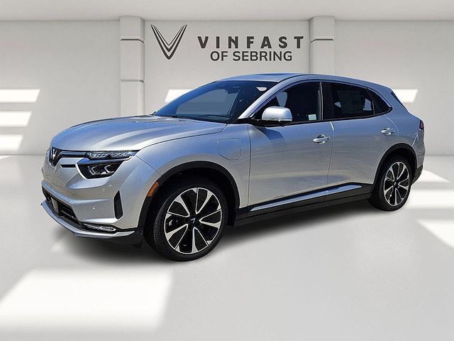 2025 VinFast VF8
