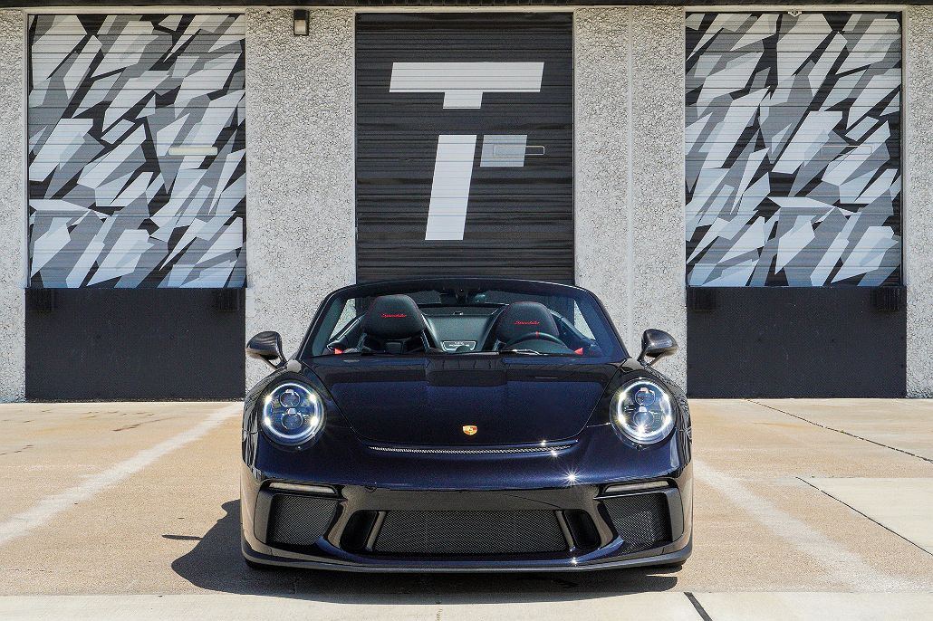 2019 Porsche 911 null image 4