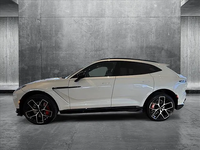 2025 Aston Martin DBX
