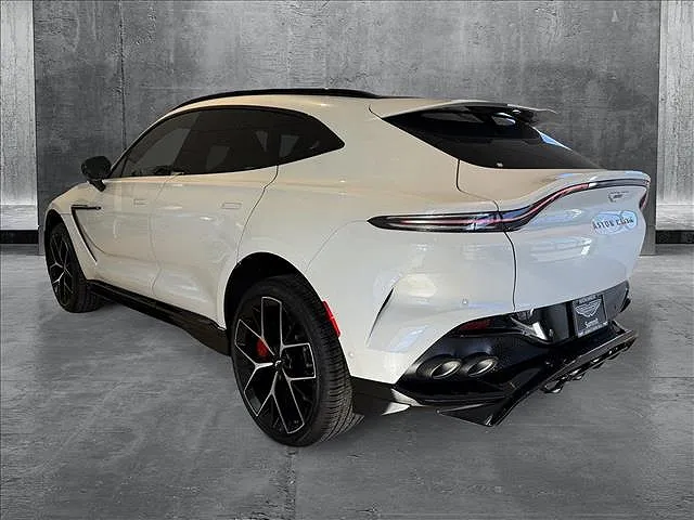 2025 Aston Martin DBX