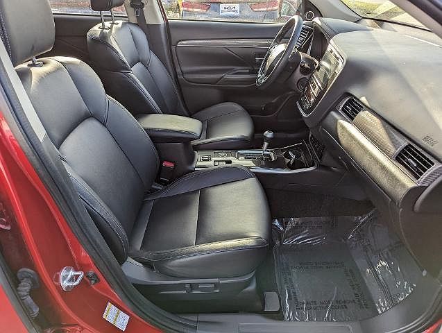 2019 Mitsubishi Outlander SEL image 4