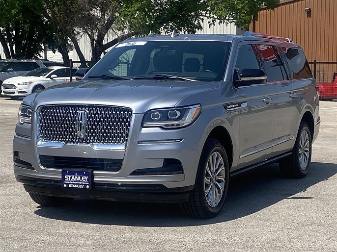 2023 Lincoln Navigator L