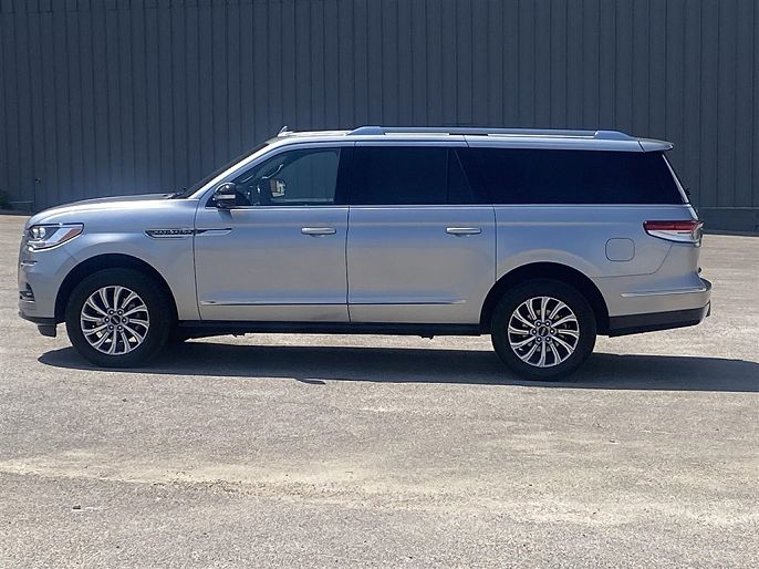 2023 Lincoln Navigator L