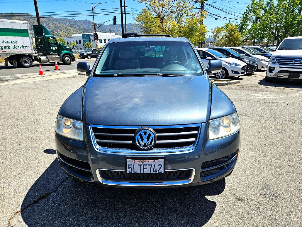 2005 Volkswagen Touareg null image 2