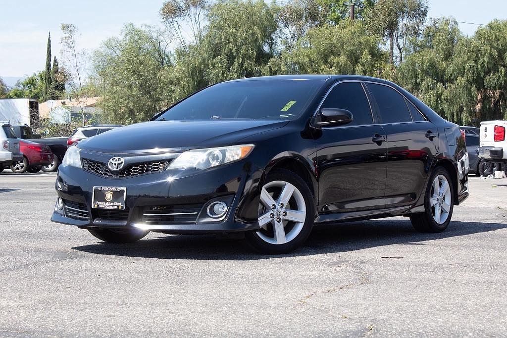 2014 Toyota Camry L image 0