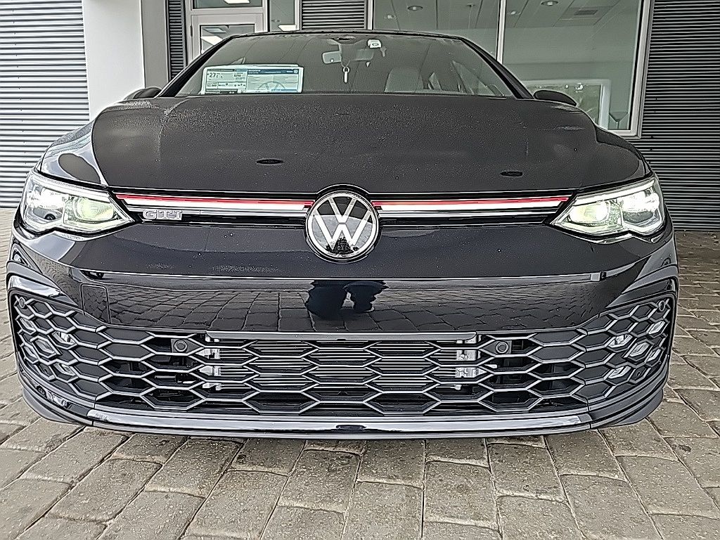 2024 Volkswagen Golf SE image 5
