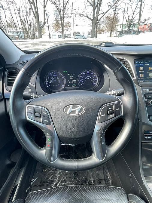 2016 Hyundai Azera Base image 5