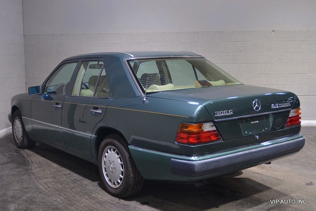1993 Mercedes-Benz 300 D image 2