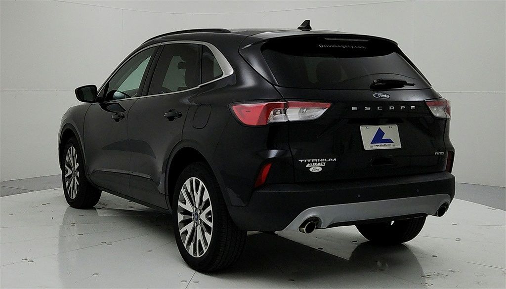 2021 Ford Escape Titanium image 4