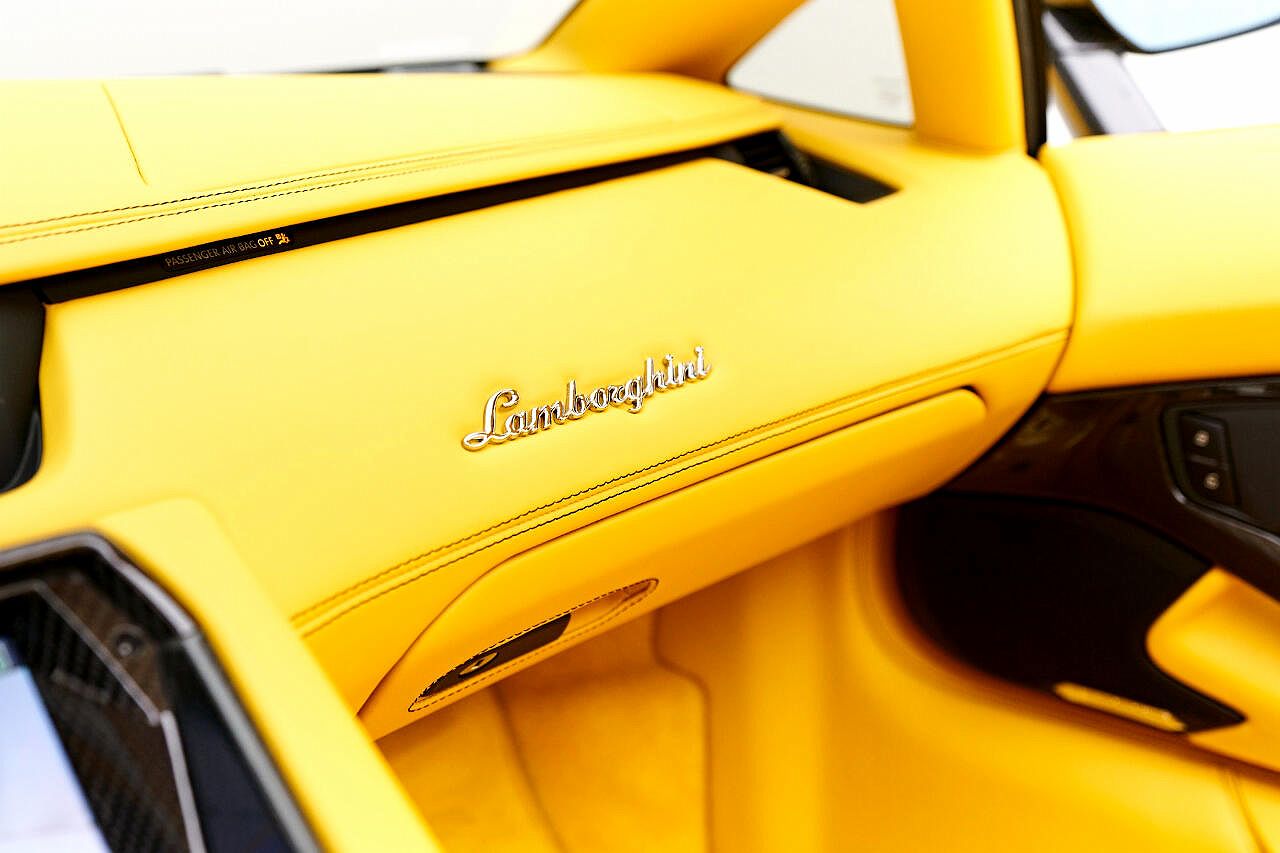 2015 Lamborghini Aventador LP700 image 35