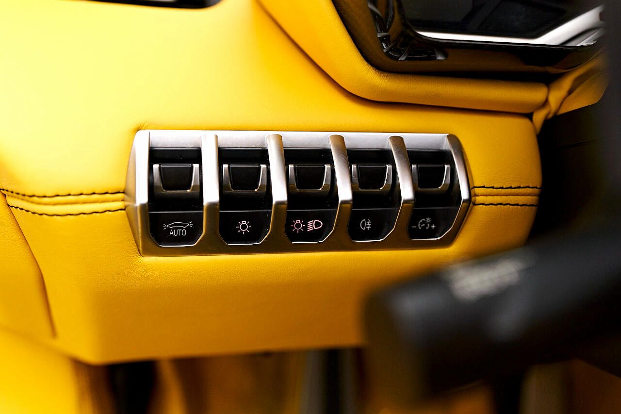 2015 Lamborghini Aventador LP700 image 39