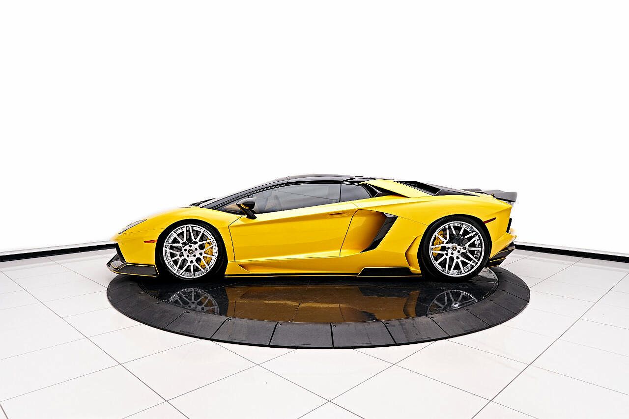 2015 Lamborghini Aventador LP700 image 40