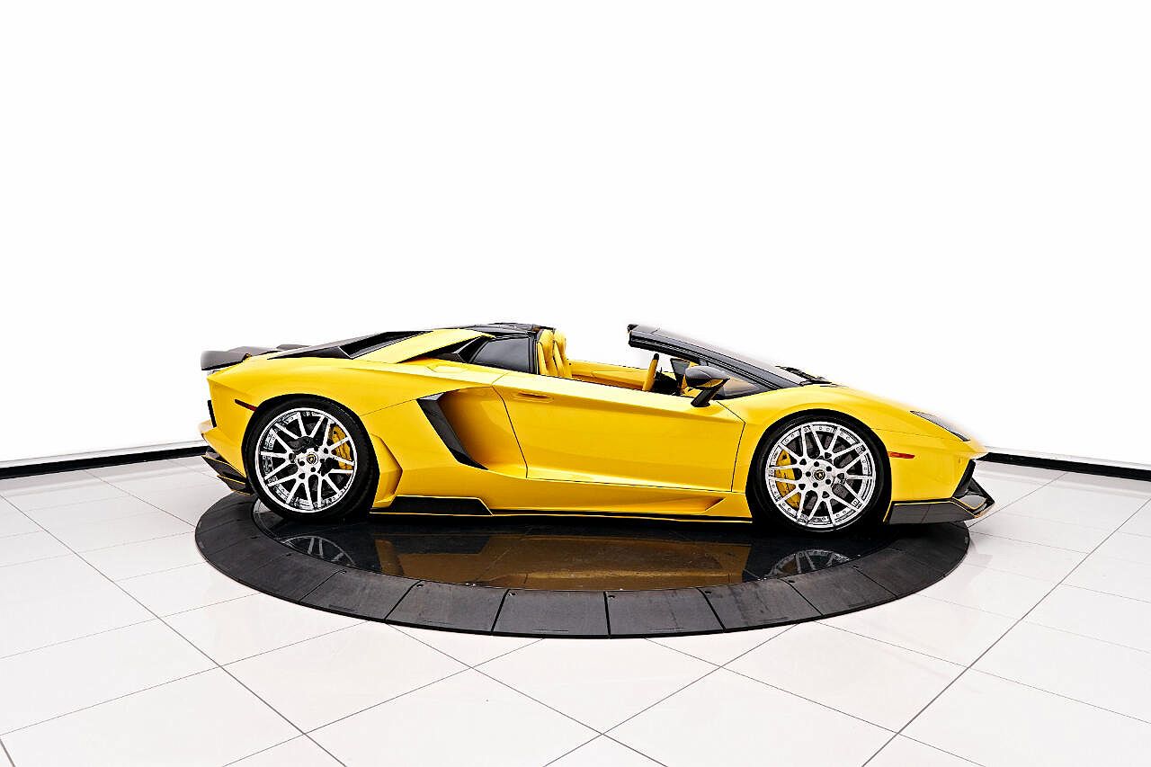 2015 Lamborghini Aventador LP700 image 49