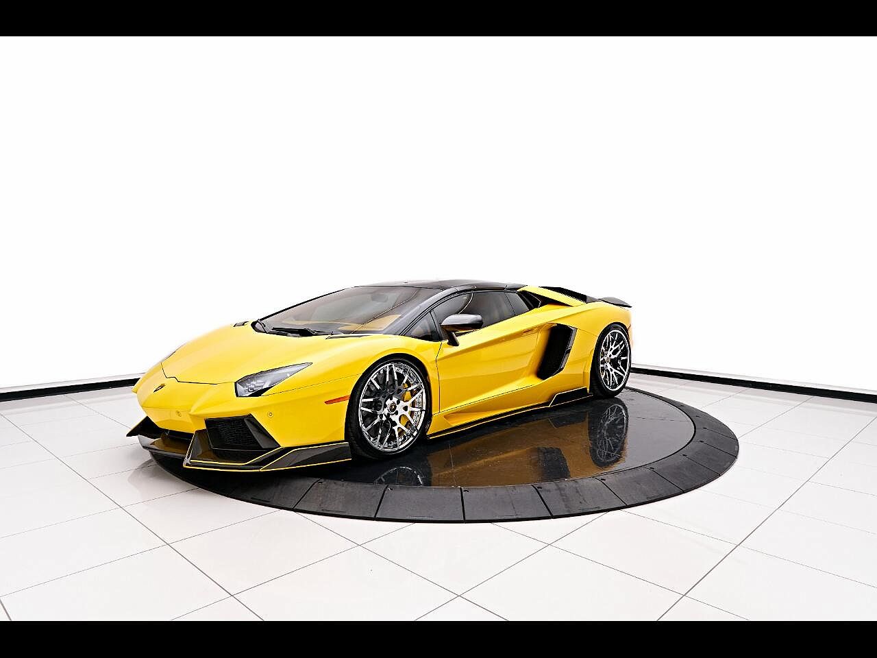 2015 Lamborghini Aventador LP700 image 5
