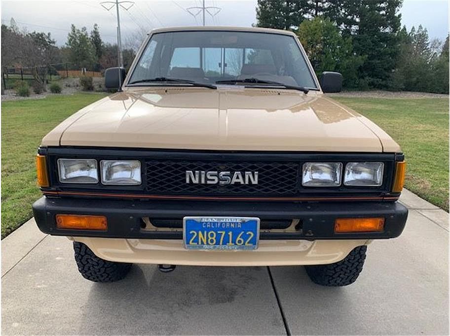 1985 Nissan 720 null image 1