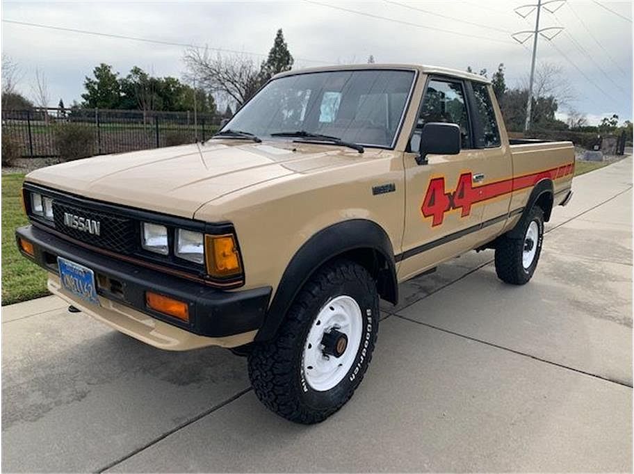 1985 Nissan 720 null image 2