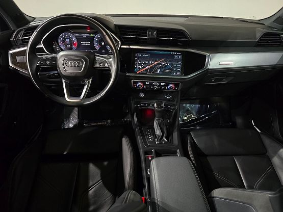 2020 Audi Q3 45 TFSI S line Premium photo 7