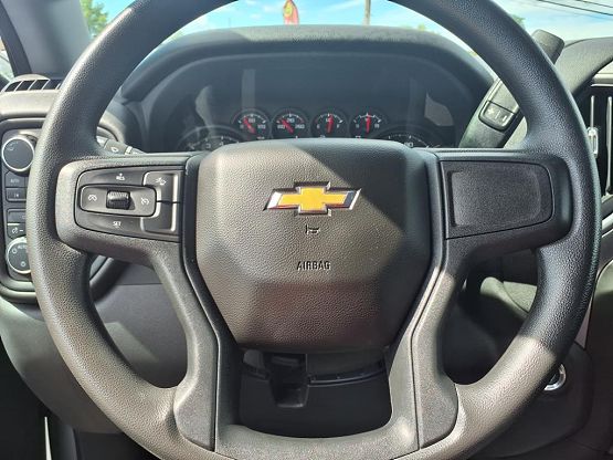 2024 Chevrolet Silverado 1500 Custom photo 2