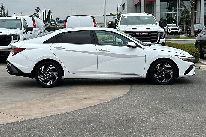 2024 Hyundai Elantra