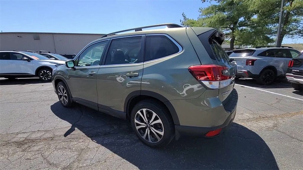 2021 Subaru Forester Limited image 5