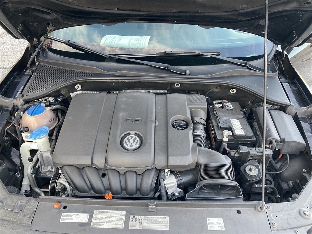 2012 Volkswagen Passat SE image 33