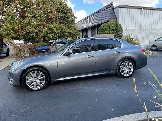 2011 Infiniti G37
