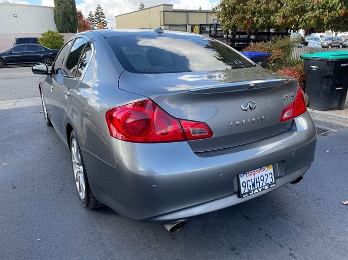2011 Infiniti G37