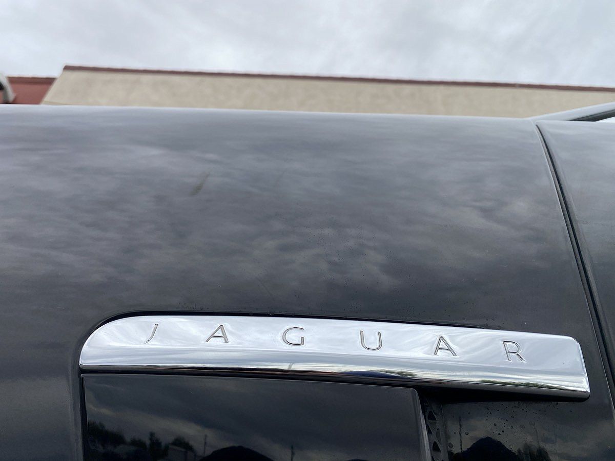 2013 Jaguar XF Supercharged image 18