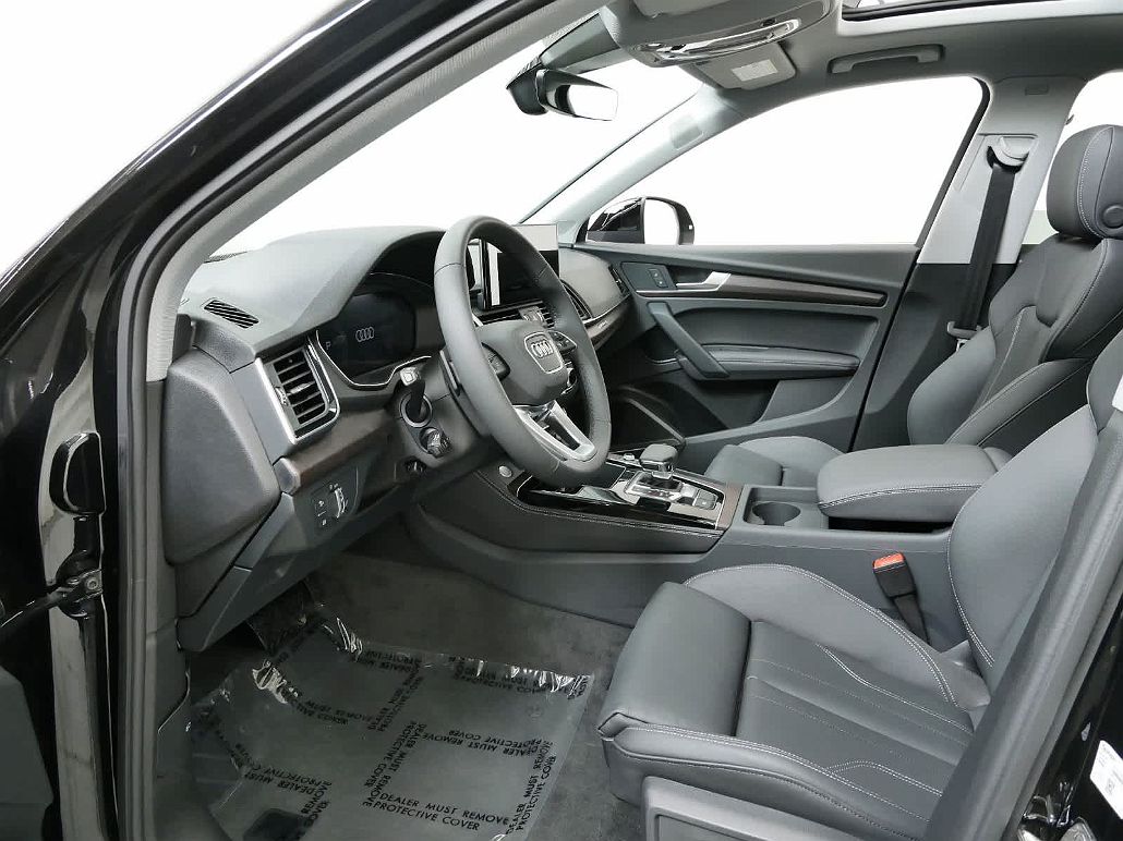 2024 Audi Q5 Premium Plus image 2