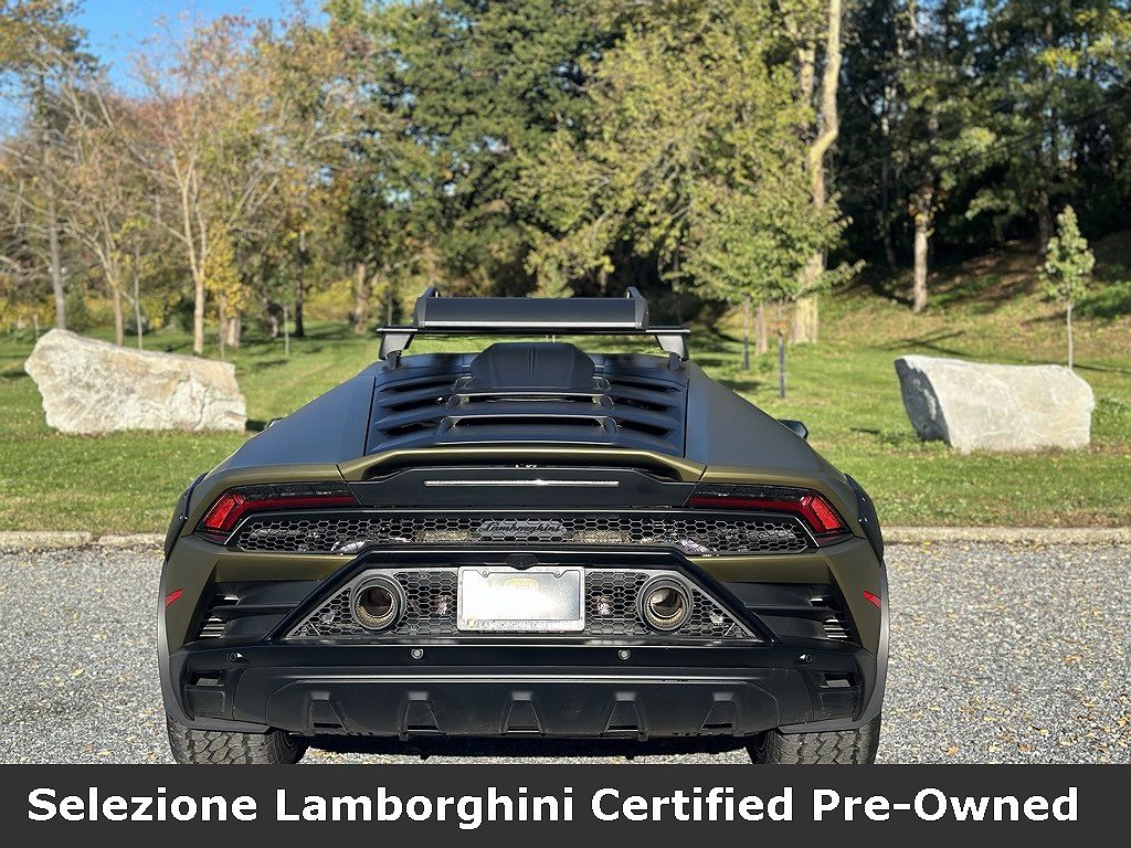 2023 Lamborghini Huracan Sterrato image 3