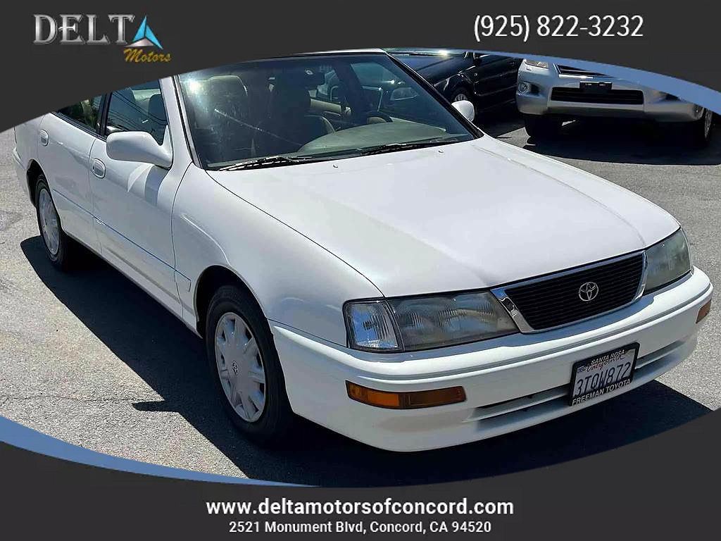 1997 Toyota Avalon XL image 0