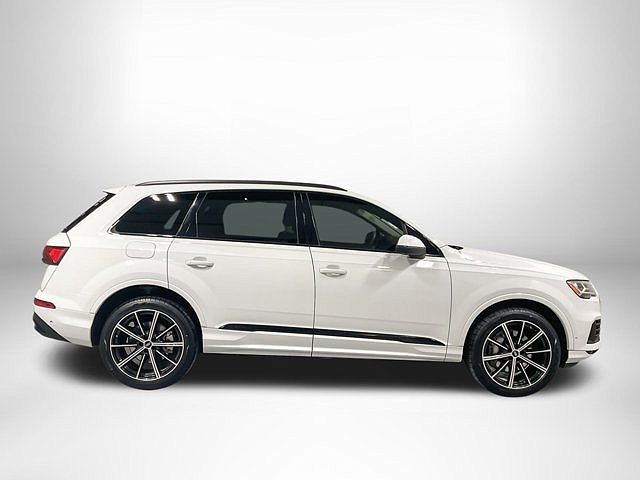 2022 Audi Q7 Premium Plus image 3