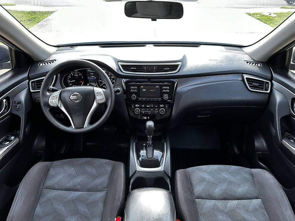 2015 Nissan Rogue SV image 5