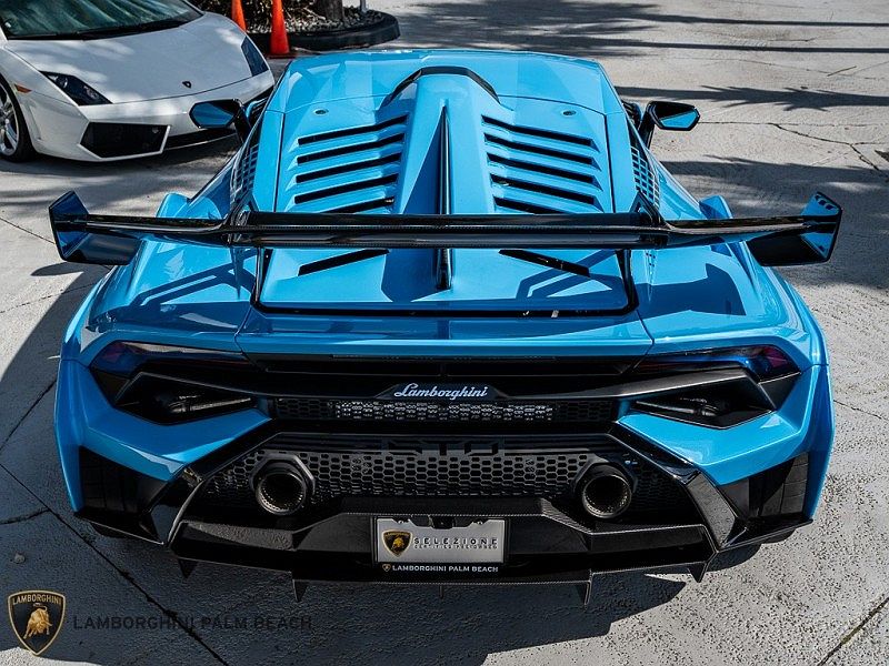 2022 Lamborghini Huracan STO image 3
