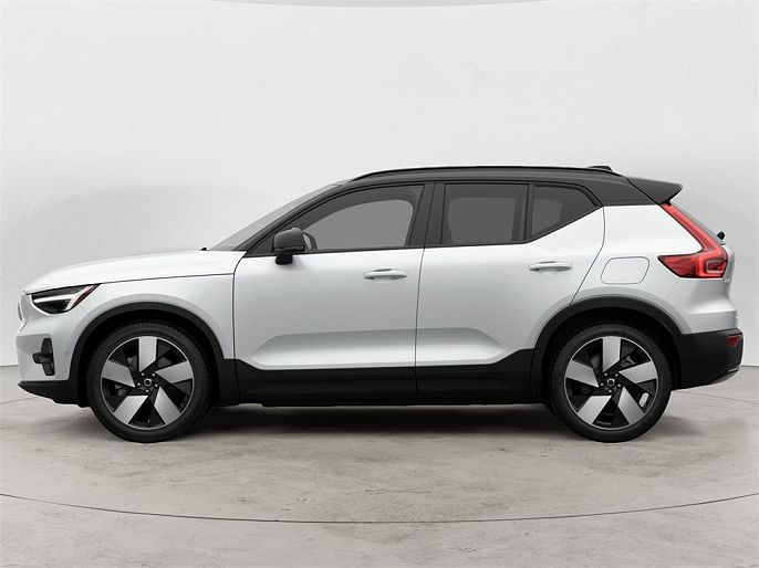 2026 Volvo EX40