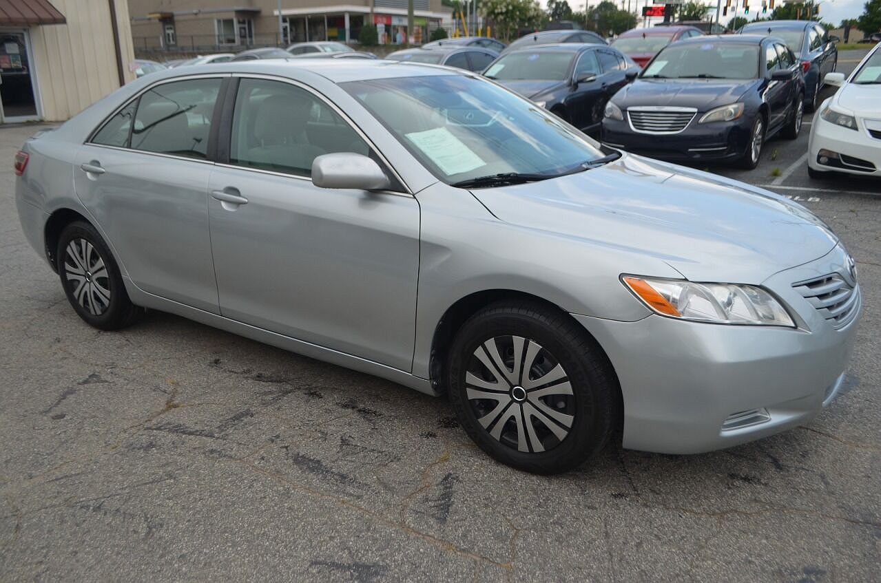 2007 Toyota Camry LE image 13