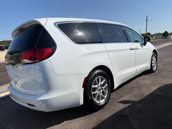 2023 Chrysler Voyager