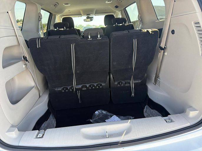 2023 Chrysler Voyager