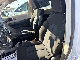 2023 Chrysler Voyager