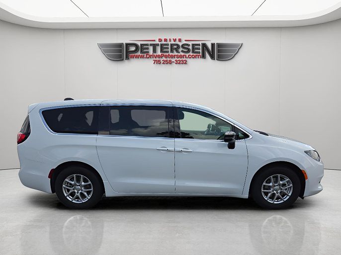 2025 Chrysler Voyager