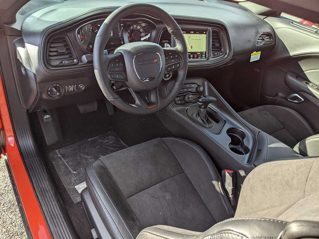 2023 Dodge Challenger GT image 1