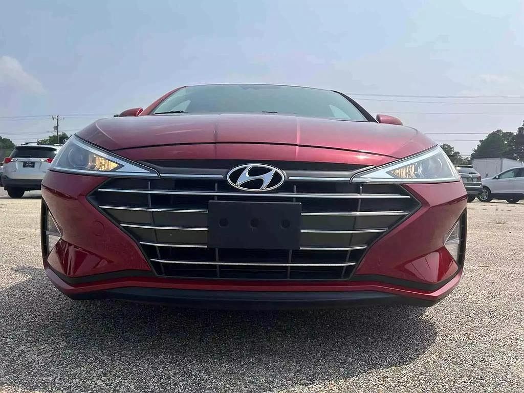 2019 Hyundai Elantra SEL image 3