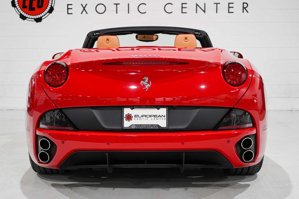 2013 Ferrari California null image 2