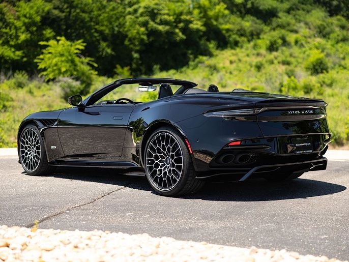 2023 Aston Martin DBS