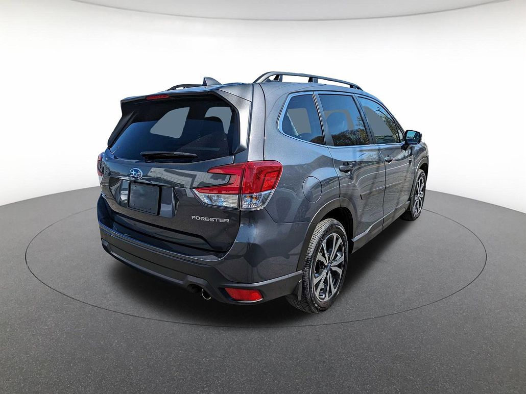 2023 Subaru Forester Limited image 2