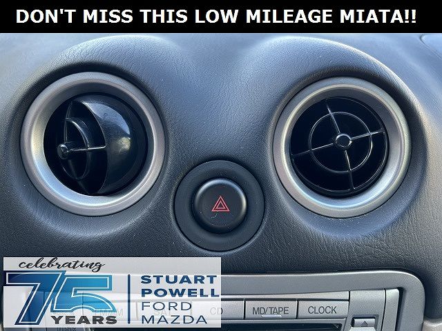 2004 Mazda Miata null image 9