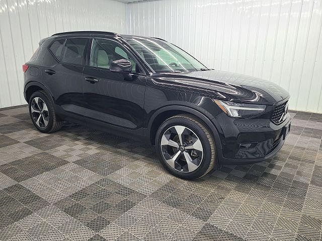 2023 Volvo XC40
