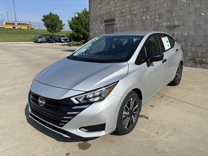 2025 Nissan Versa